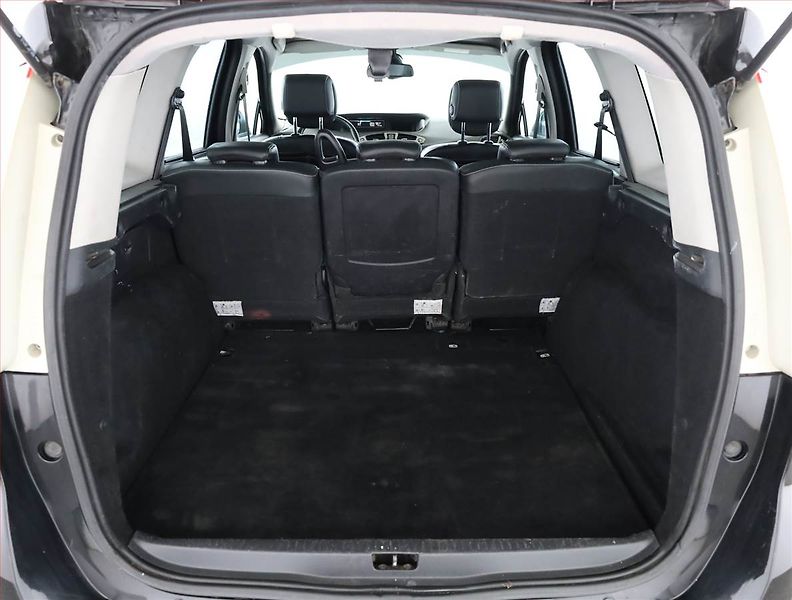 Renault Grand Scénic (2012) 2.0 dCi, po STK, Tažné - fotka 17 z 17