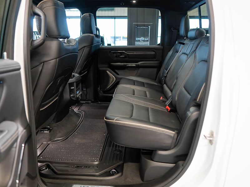 Dodge RAM (2024) 5.7 V8 Limited, 6 Lift, LPG - fotka 37 z 45