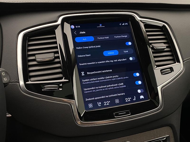 Volvo XC90 T8 AWD PLUG-IN ULTIMATE BRIGHT - fotka 50 z 72