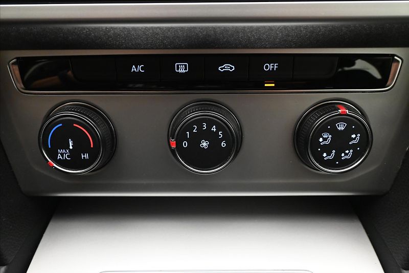 Volkswagen Passat 2,0 TDI 110 kW COMFORTLINE Zár - fotka 20 z 28