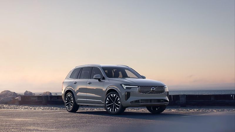 Volvo XC90 (2026) T8 AWD Plug-in BRIGHT PLUS 7m - fotka 2 z 12