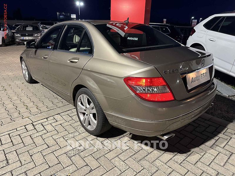Mercedes-Benz Třídy C (2007) 3.0 CDi C320 4Matic, ČR - fotka 2 z 3