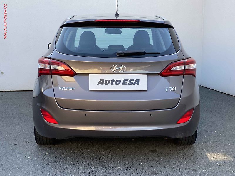 Hyundai i30 (2015) 1.6GDi, ČR, ČR, tempo - fotka 5 z 16