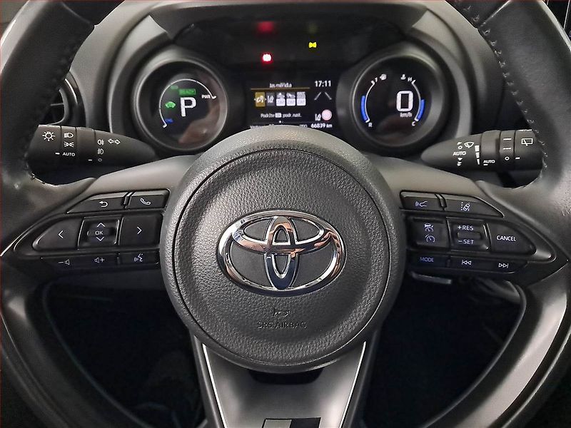 Toyota Yaris Cross (2023) 1.5 VVT-iE E-Four - fotka 17 z 18