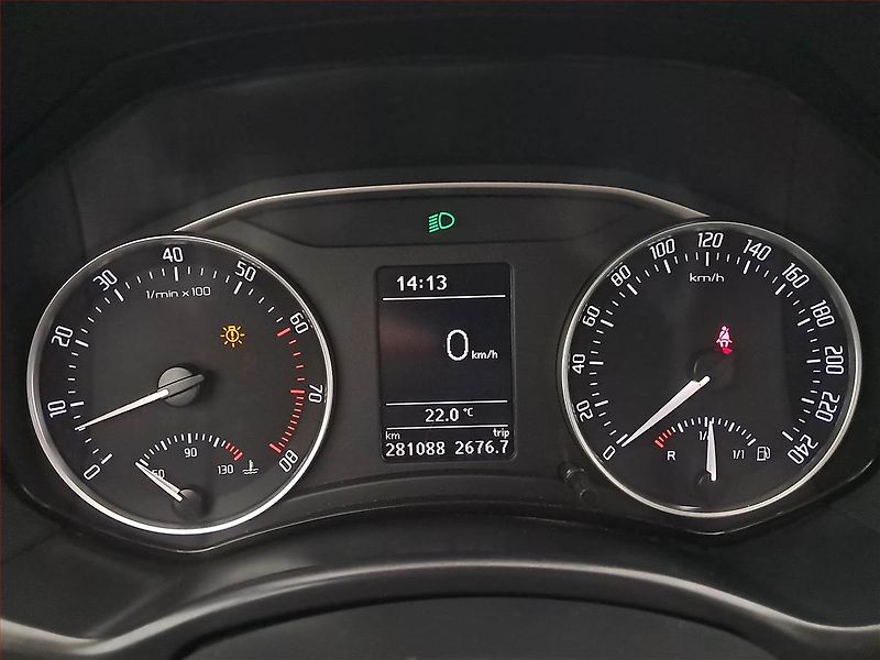 Škoda Octavia (2010) 1.2 TSI, slušný stav - fotka 11 z 16