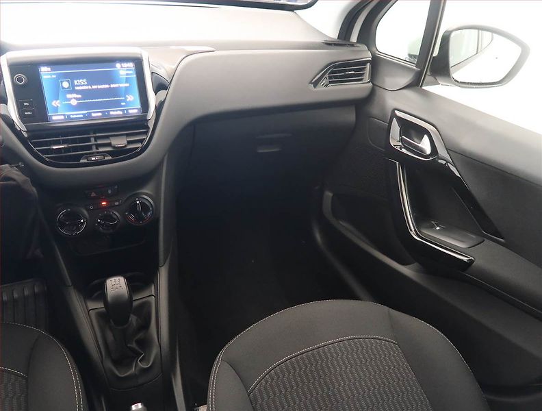 Peugeot 208 (2019) Active 1.2 PureTech - fotka 8 z 13
