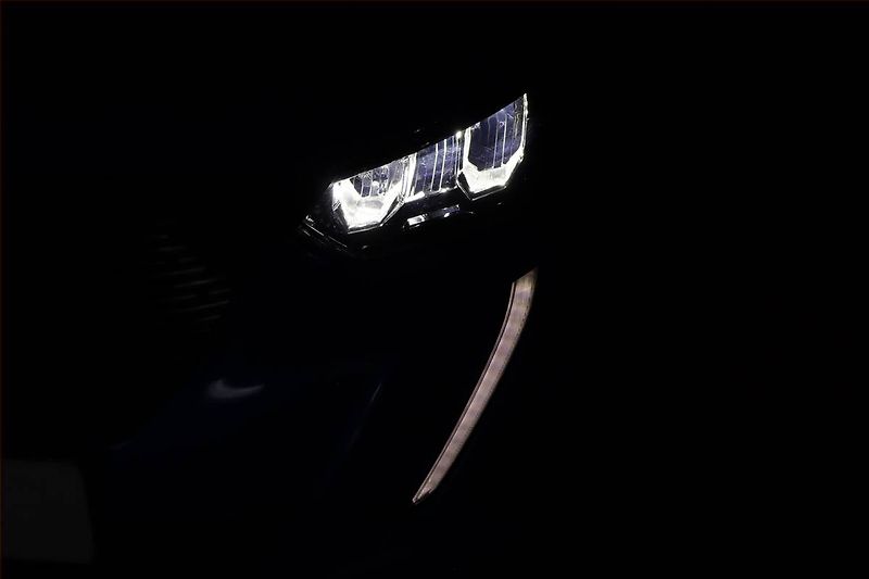 Peugeot 2008 (2020) 1.2 PureTech, Serv.kniha - fotka 24 z 24