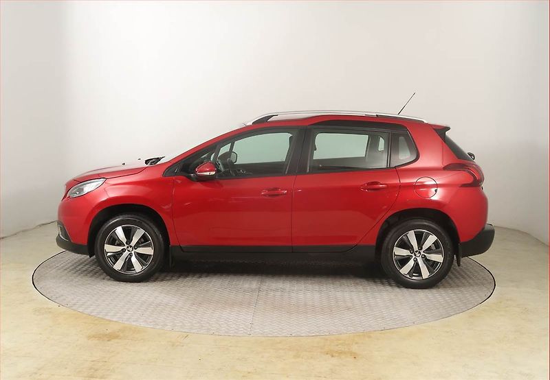 Peugeot 2008 (2019) 1.2 PureTech, ČR,1.maj - fotka 3 z 19