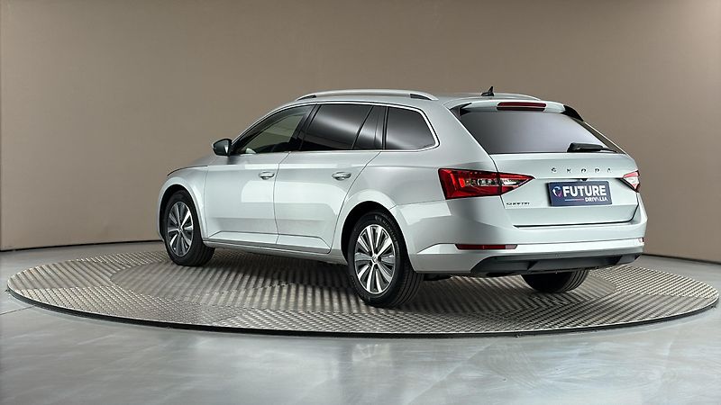 Škoda Superb 2.0 TDI DSG Style Combi - fotka 2 z 27