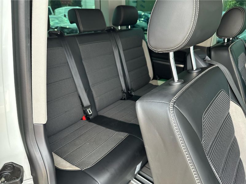 Volkswagen Multivan 2,0 TDI / 146 kW PanAm 4MOT DS - fotka 18 z 26