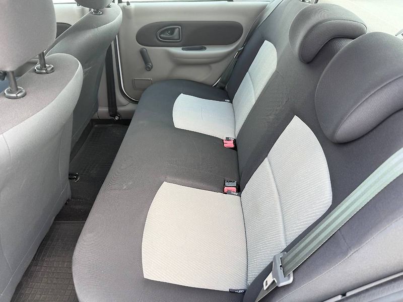 Renault Scénic (2011) 1.2 16V 55 kW Authentique - fotka 9 z 20