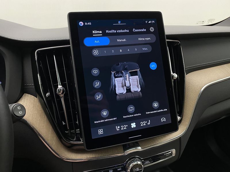 Volvo XC60 T8 AWD RECHARGE ULTRA DARK CZ - fotka 43 z 69