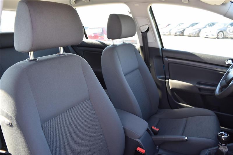 Volkswagen Golf 1,9 TDI 66KW BEZ DPF NOVÁ STK - fotka 23 z 45