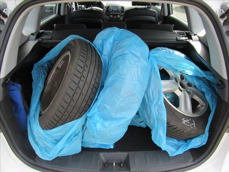 Hyundai i30 1,4 i 80kW Combi - fotka 22 z 27