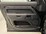 Land Rover Defender (2026) OCTA BLACK AWD AUT - náhled 7