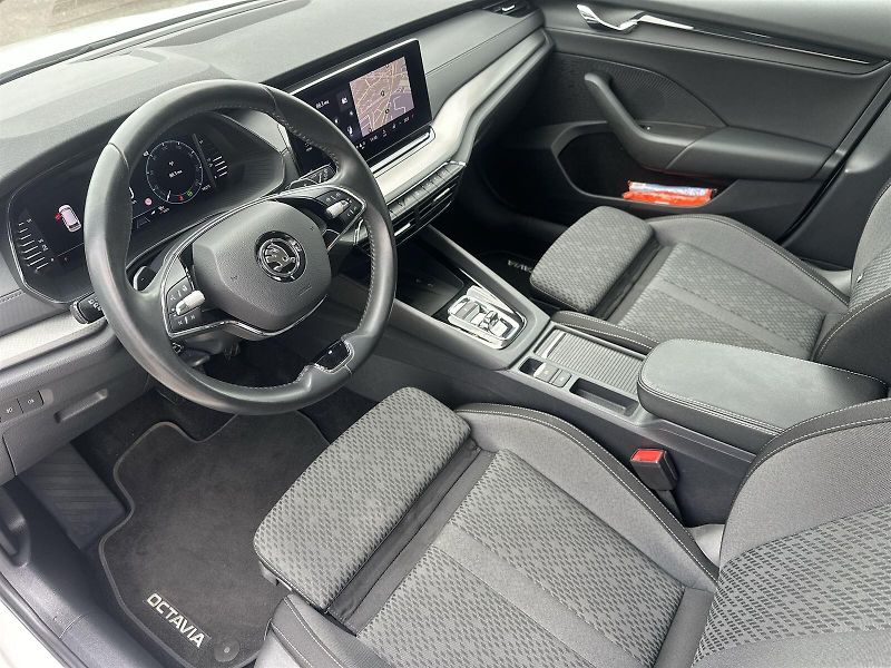 Škoda Octavia (2023) Combi 1.5 TSI G-TEC DSG Ambiti - fotka 8 z 33