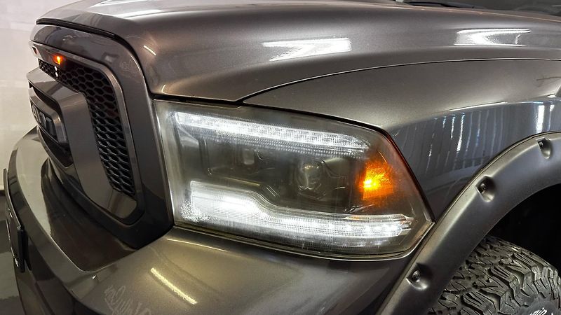 Dodge RAM 5,7L V 8 HEMI / OFFROAD PAKET - fotka 17 z 41