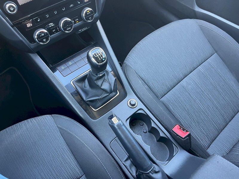 Škoda Octavia (2018) 1.5 TSI 110kW Style Plus combi - fotka 10 z 30