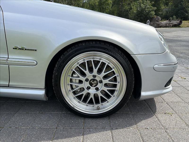 Mercedes-Benz Třídy C 5,5 V8 270 Kw C 55 AMG automat - fotka 26 z 33