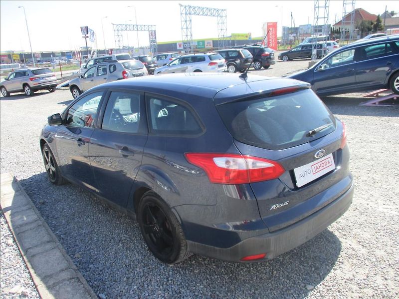 Ford Focus 1,6 i, klimatizace,serviska,CZ - fotka 6 z 36