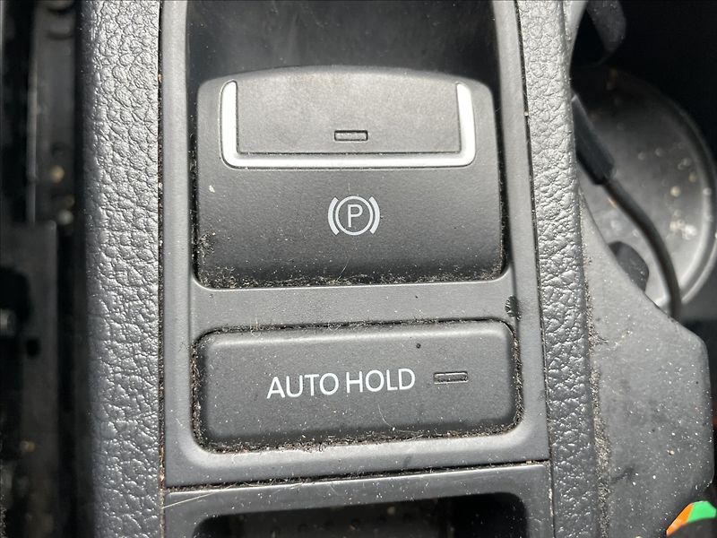 Seat Alhambra 1,4 TSi 110kw Automat 7míst GP - fotka 21 z 33
