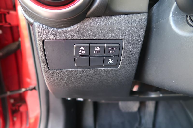 Mazda 2 1,5 G90 AT, kamera, záruka - fotka 20 z 34