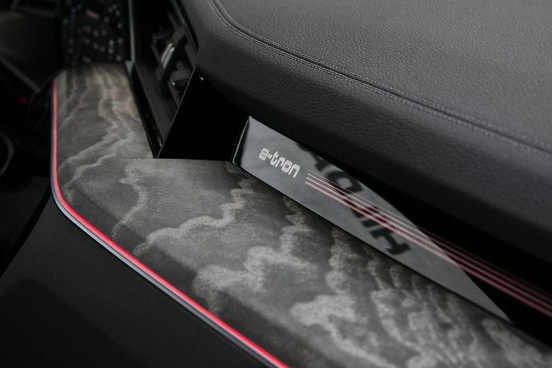 Audi e-tron 55 300kW Matrix Kessy Tažné - fotka 29 z 46