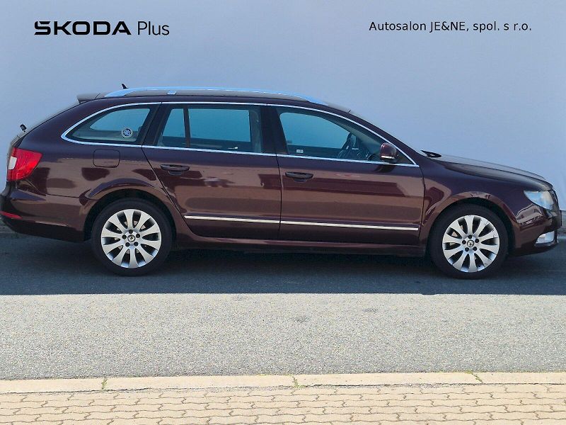 Škoda Superb (2010) Elegance 2.0 TDI 103kW Combi - fotka 8 z 22