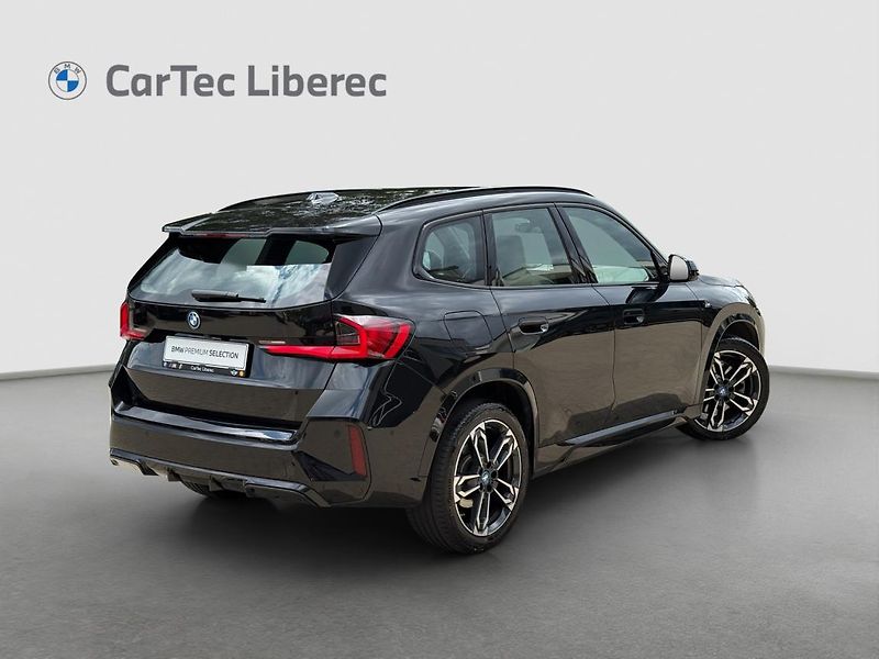 BMW X1 xDrive30e - fotka 3 z 24