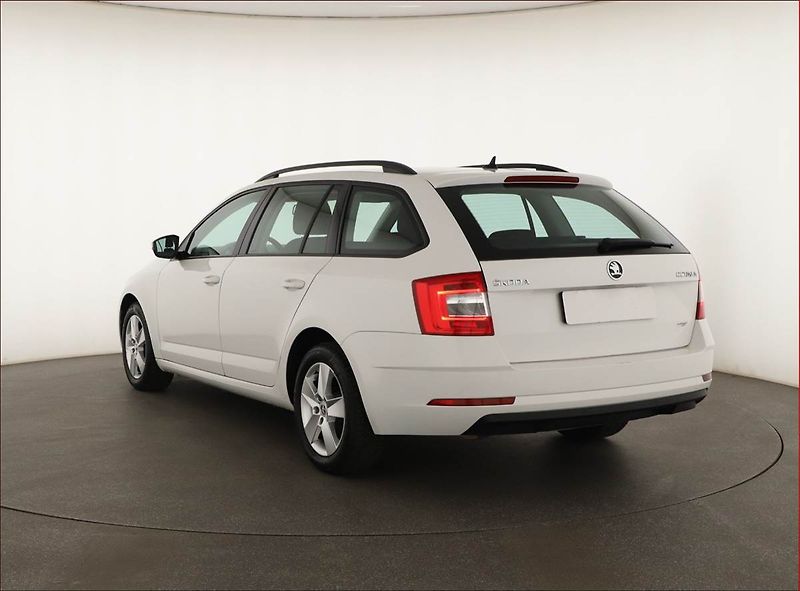 Škoda Octavia (2020) Ambition 1.5 TSI, ČR,1.maj - fotka 4 z 15