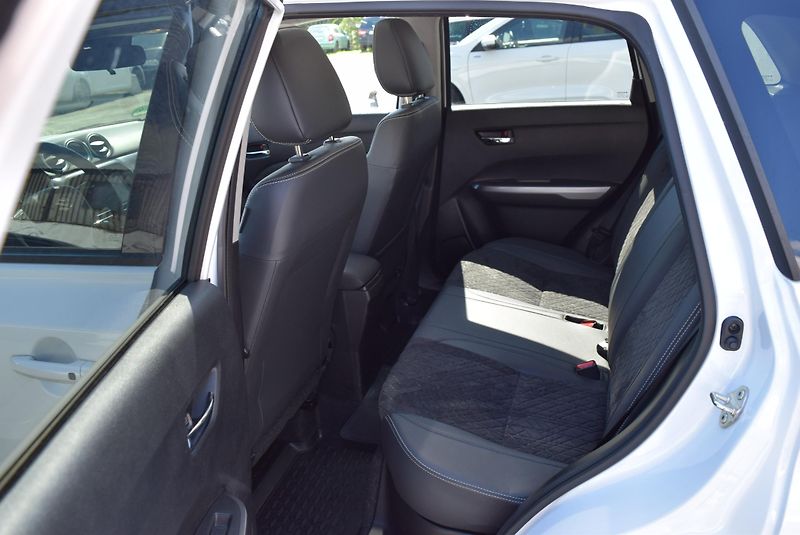 Suzuki Vitara (2019) 1.4 103kw BOOSTER JET ALL GRIP - fotka 14 z 50