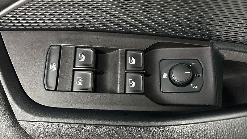 Škoda Octavia 2.0 TDI Ambition Combi - fotka 21 z 24