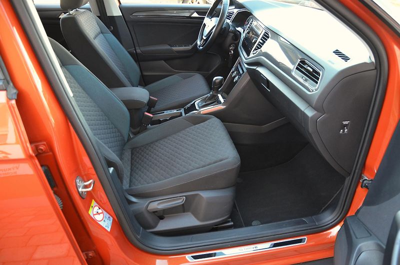 Volkswagen T-Roc (2020) 2.0 TDi DSG iQ.Drive Webasto - fotka 12 z 44