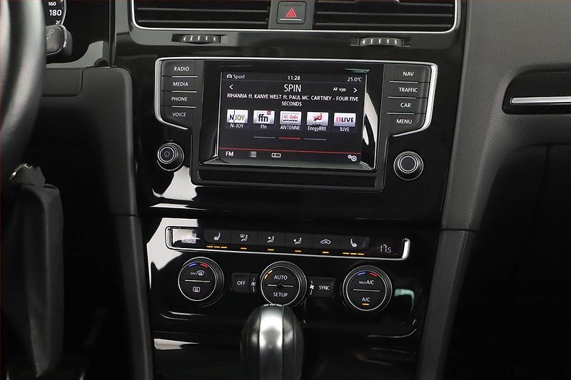 Volkswagen Golf (2013) 1.4 TSI, Automat, Kůže, Xenony - fotka 10 z 18
