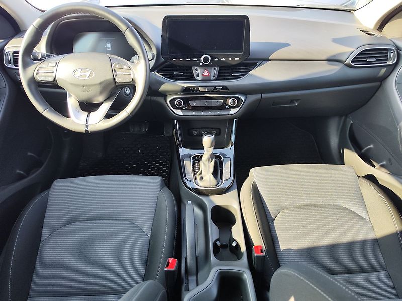 Hyundai i30 1.5 T-GDI/103kW Comfort 16 DCT - fotka 11 z 28