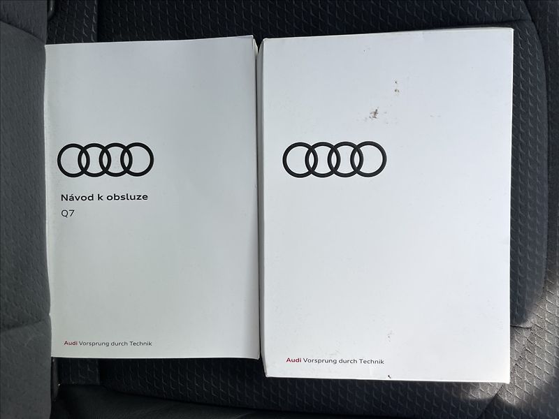 Audi Q7 3,0 50 TDI quattro S line - fotka 18 z 23