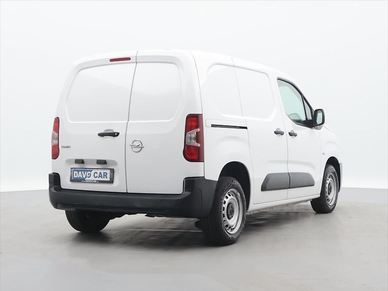 Opel Combo 1,2 Turbo 81 kW S/S Enjoy - fotka 7 z 25