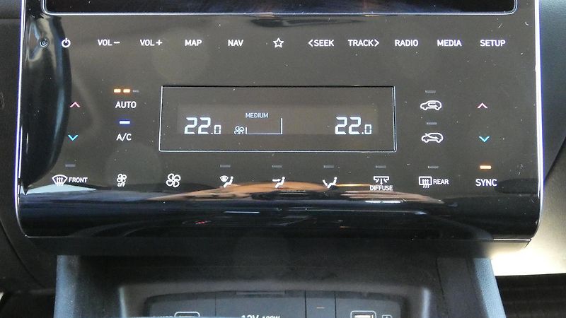 Hyundai Tucson 1.6 T-GDI 110kW DCT Smart - fotka 16 z 22