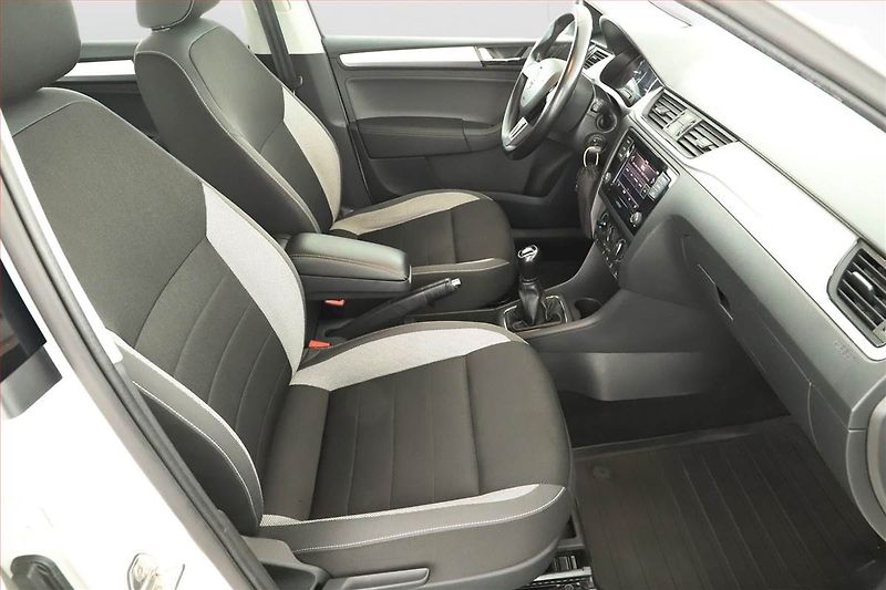 Škoda Rapid (2018) 1.0 TSI, Park. senzory - fotka 7 z 11