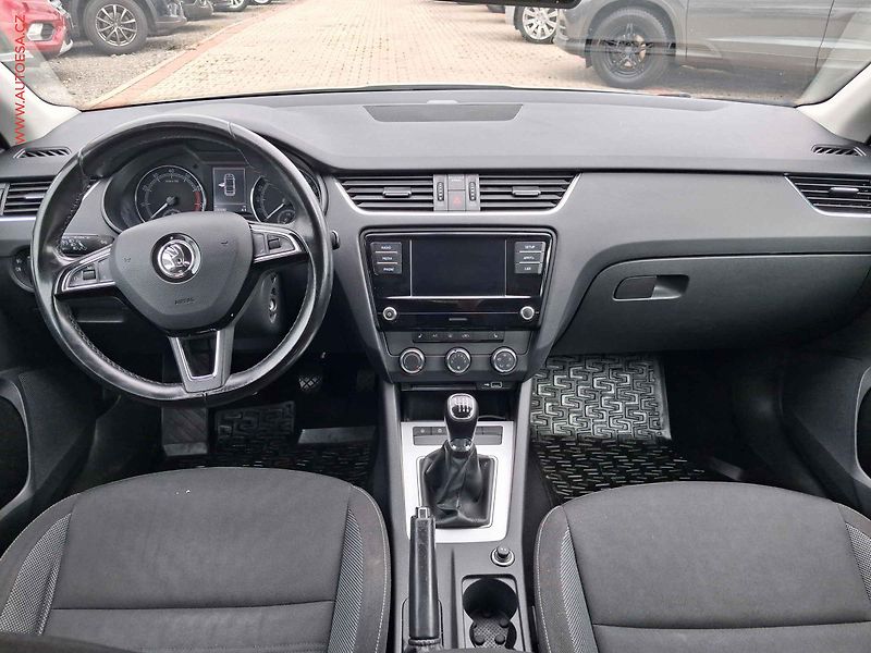 Škoda Octavia (2019) 1.4 TSi, 2.maj,ČR, AC - fotka 8 z 18