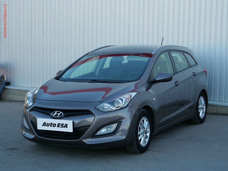 Hyundai i30 (2015) 1.6 MPi, 2.maj,ČR, AC, tempo - fotka 3 z 18