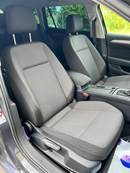 Volkswagen Passat (2021) B8 VARIANT 2.0 TDI DSG 2021 - fotka 19 z 37