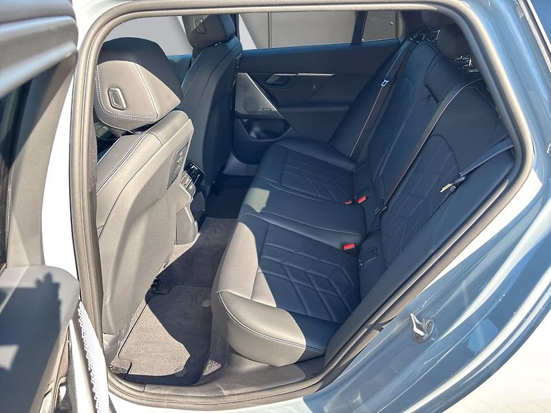 BMW Řada 5 530e xDrive M-Sport Pro Pano H - fotka 8 z 17