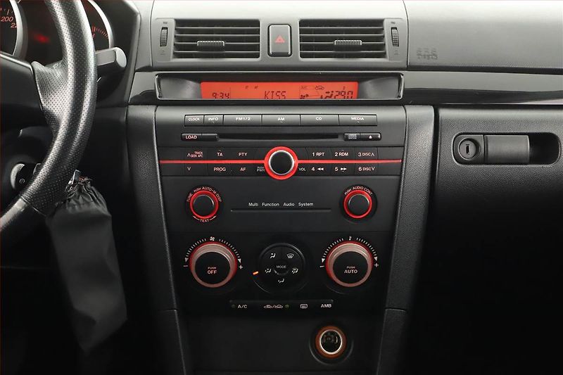 Mazda 3 (2006) 1.6, po STK, jezdí výborně - fotka 10 z 15