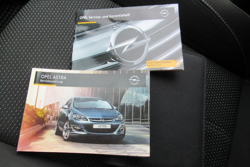 Opel Astra ST 1.6 CDTi KLIMA NAVI TAŽNÉ - fotka 23 z 23