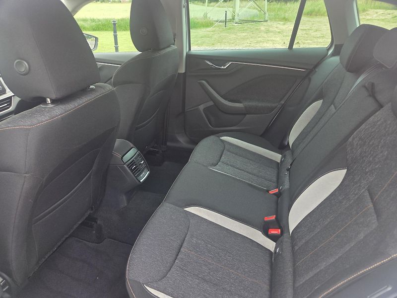 Škoda Scala (2024)  1.0 TSI 81 kW Style, CZ, DPH - fotka 14 z 29