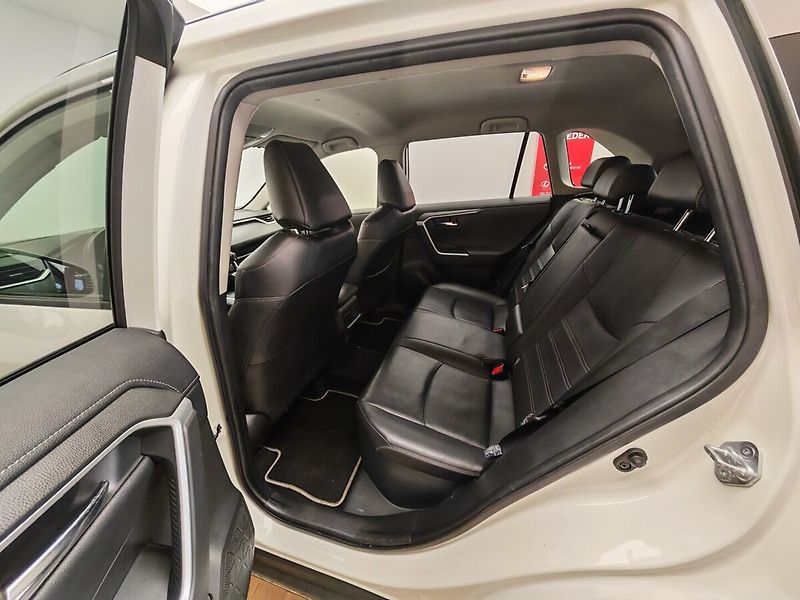 Toyota RAV4 Executiv, 4x4, Hybrid - fotka 24 z 43