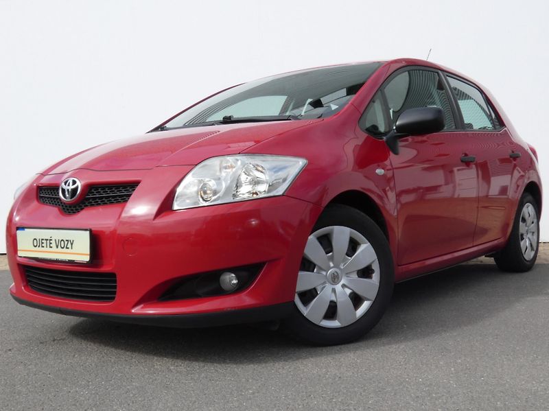Toyota Auris (2009) 1,6 91KW - fotka 6 z 30