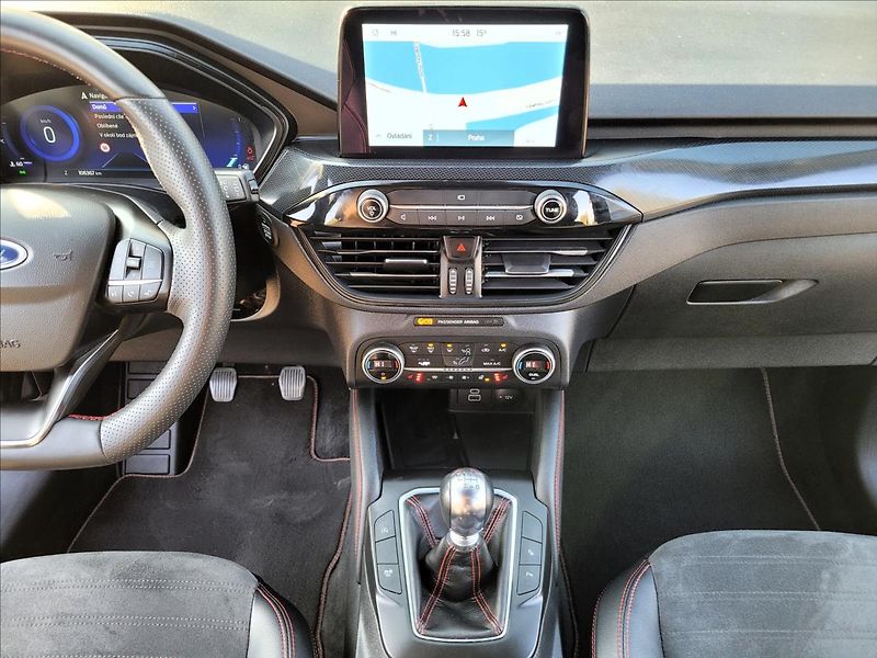 Ford Kuga 2,0 D,ST-line,led,kůže - fotka 35 z 50