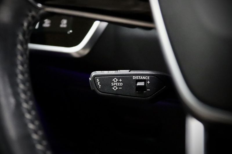 Audi A7 55 TFSI 3.0 V6 quattro S line - fotka 31 z 60